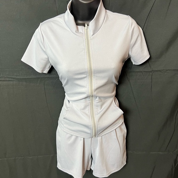 Athletic suit - Picture 1 of 1